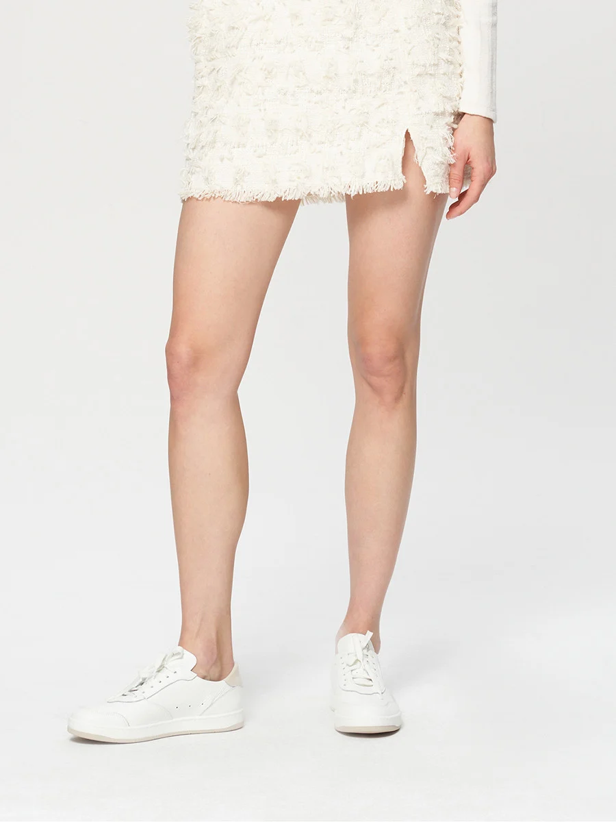 Białe półbuty sportowe z beżową wstawką na pięcie