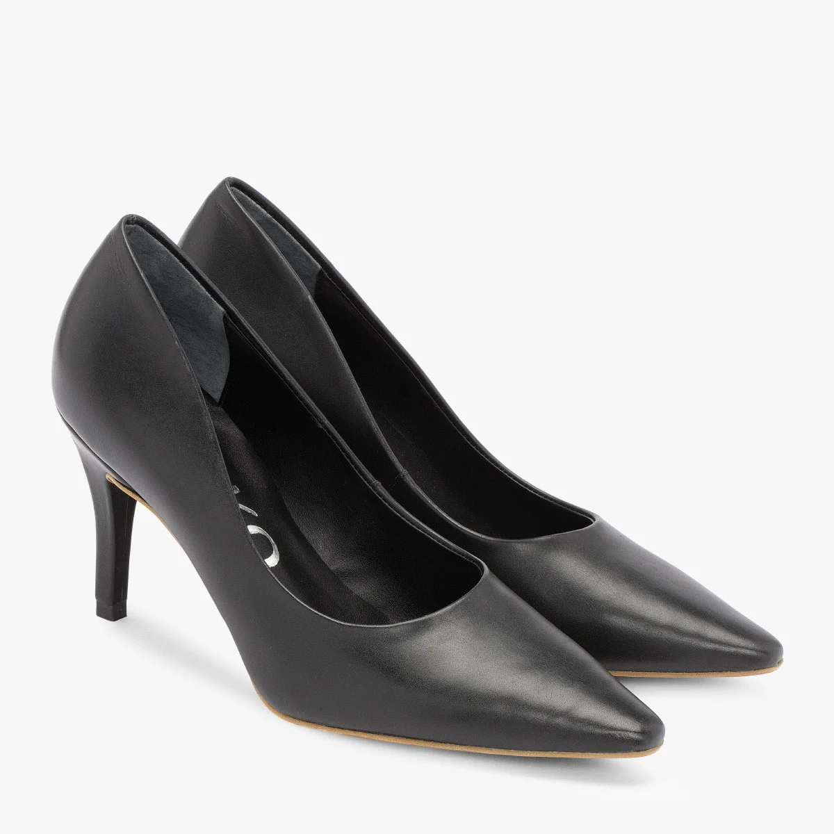 Czarne czółenka na wysokim obcasie