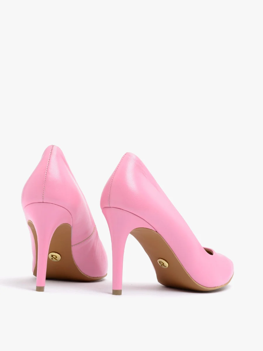 Różowe czółenka na wysokiej szpilce