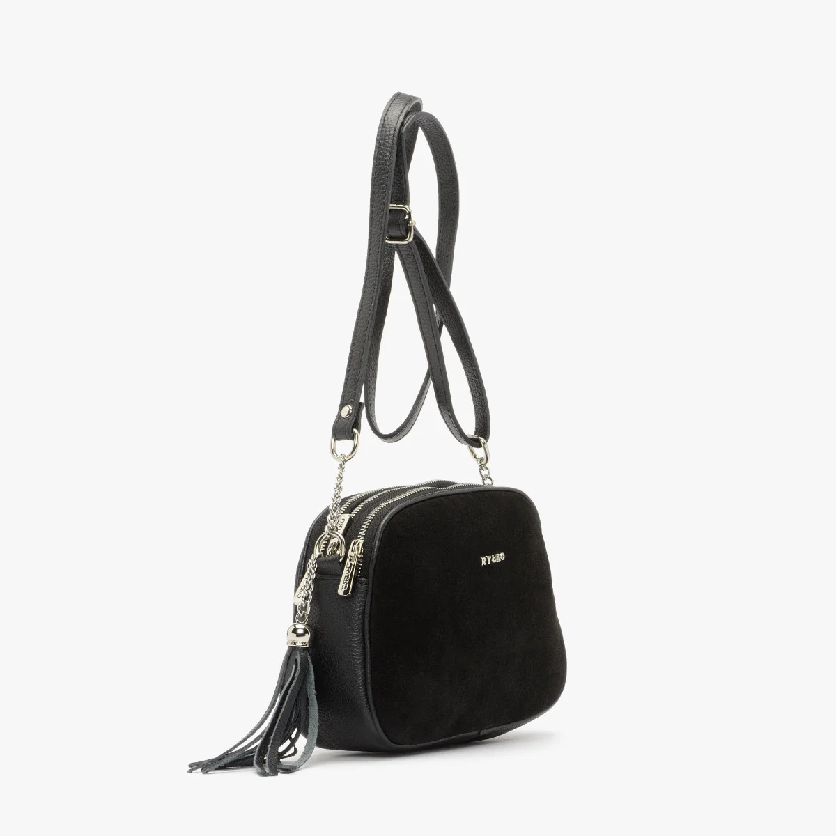 Czarna torebka z ozdobnym frędzlem