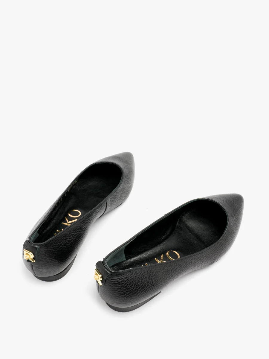 Czarne baleriny z ozdobą na pięcie