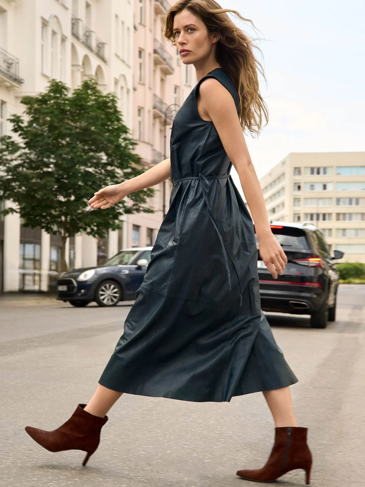 Bordowe botki na szpilce z noskiem w szpic