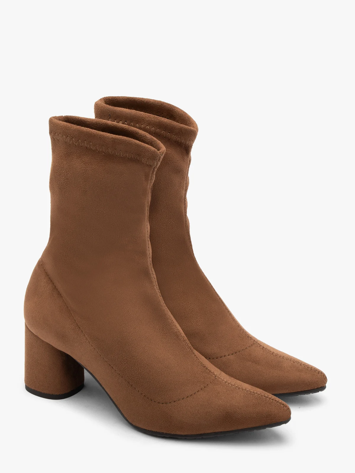 Elastyczne botki na obcasie z noskiem w szpic