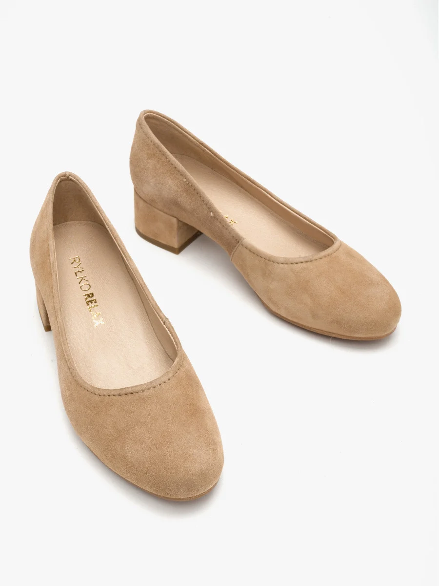 Beżowe czółenka na oblekanym obcasie