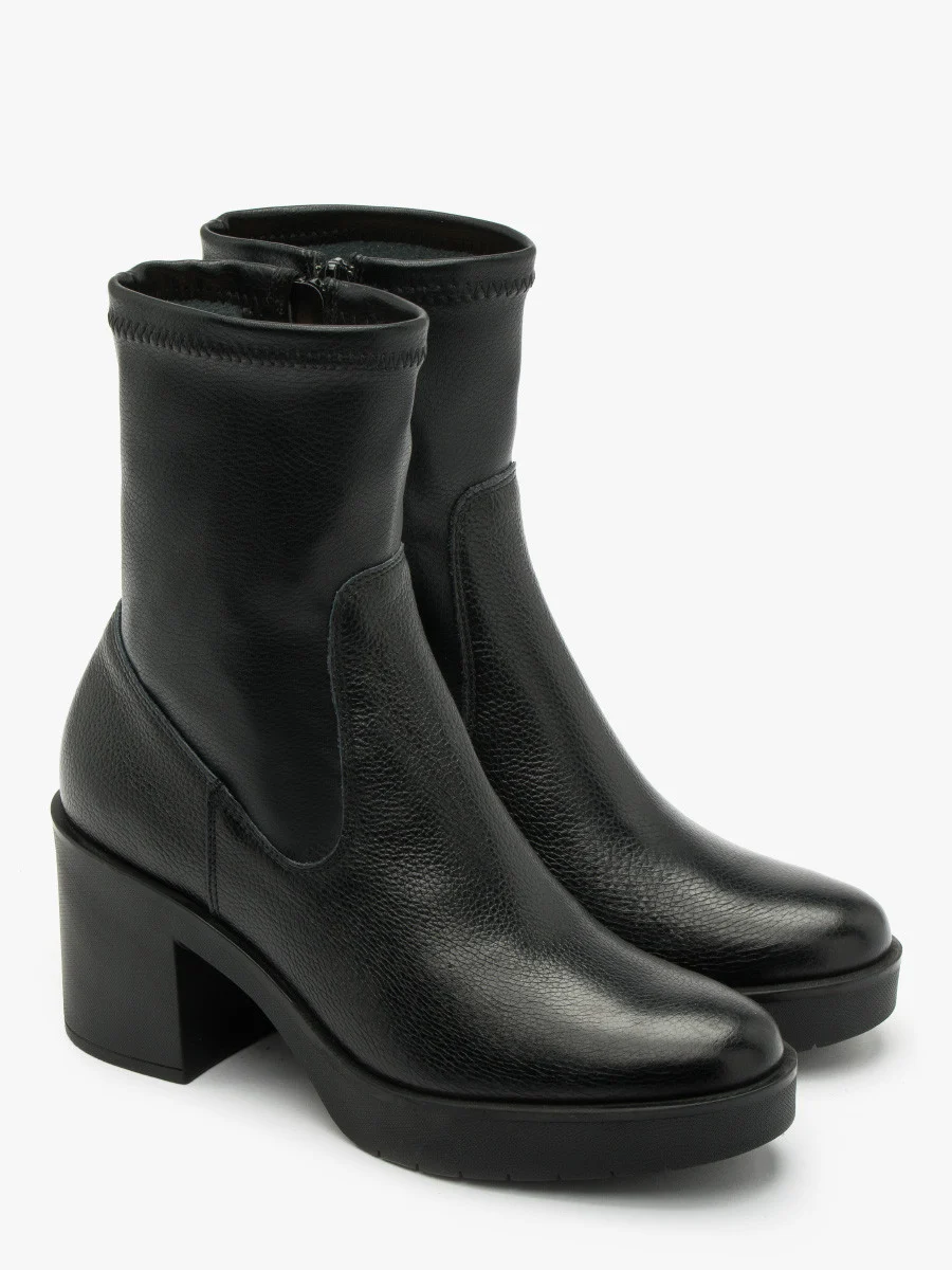 Czarne botki damskie na masywnym spodzie