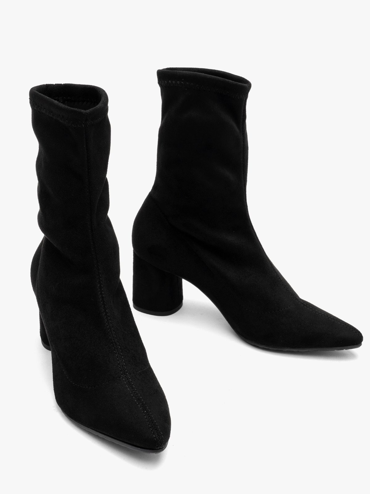 Elastyczne botki na obcasie z noskiem w szpic