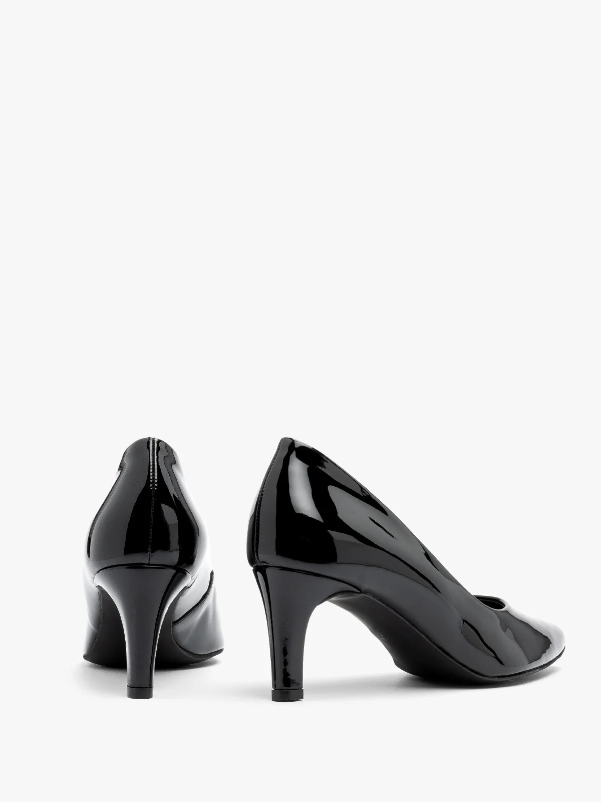 Czarne, lakierowane czółenka na szpilce