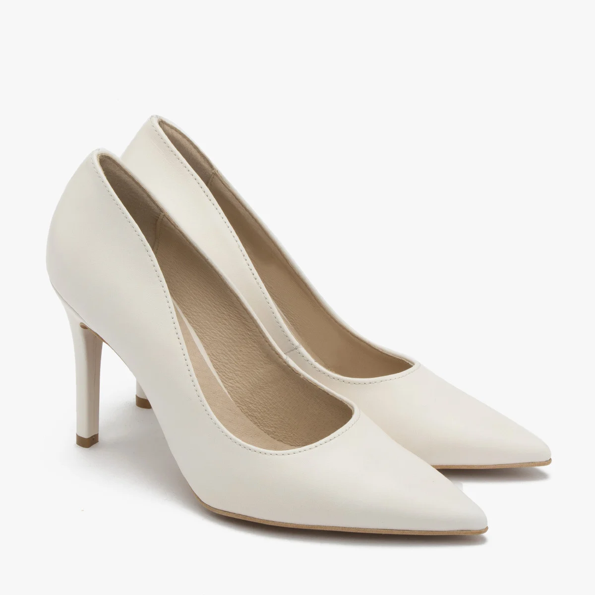 Kremowe czółenka na wysokim obcasie