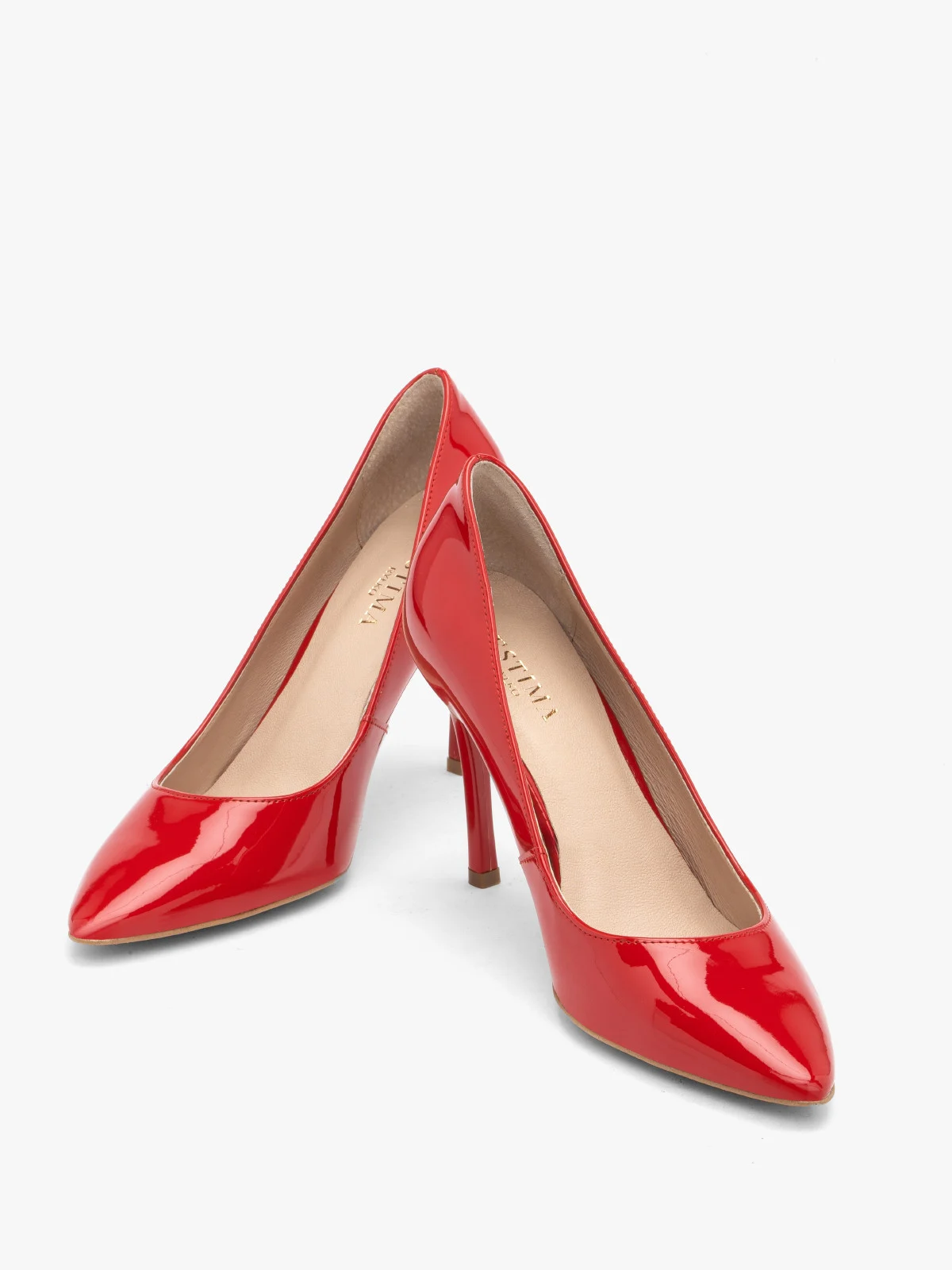 Czerwone lakierowane czółenka na wysokiej szpilce
