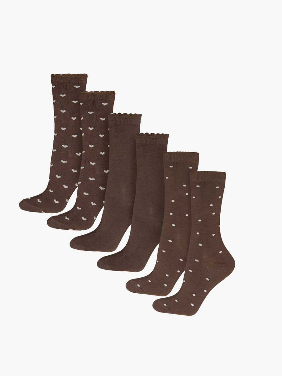 Brązowe skarpety damskie z motywem serca