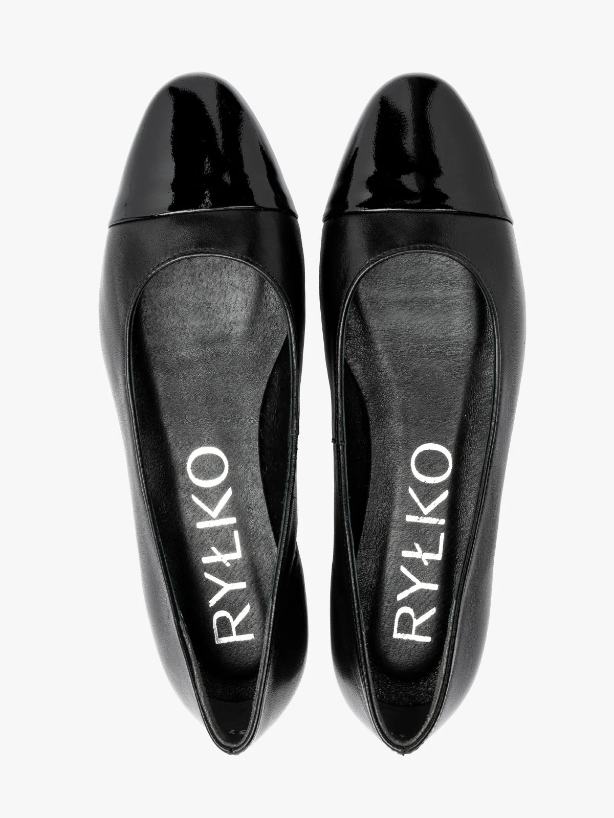 Czarne baleriny damskie z lakierowanym noskiem