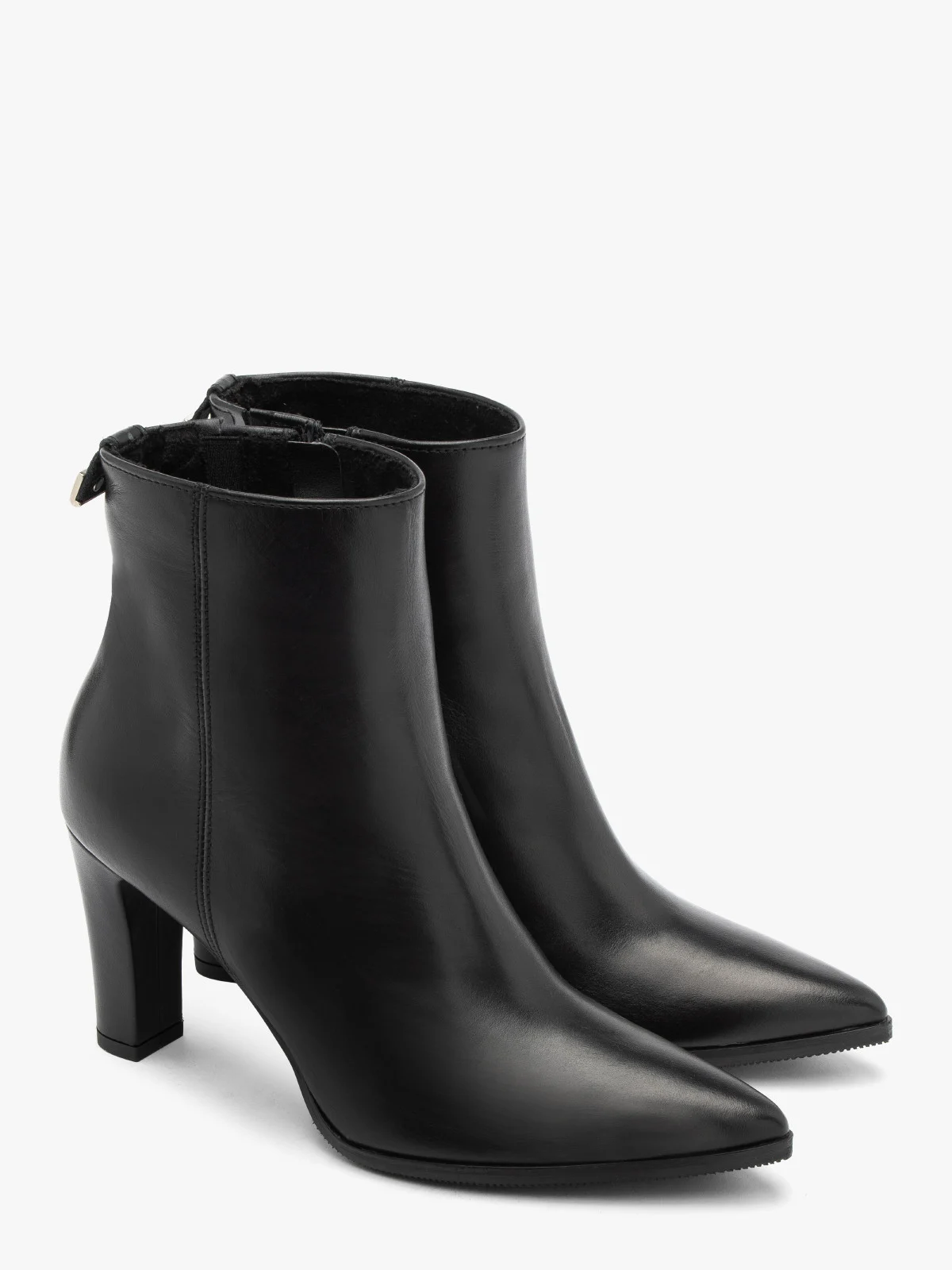 Czarne botki ze skóry licowej na grubej szpilce