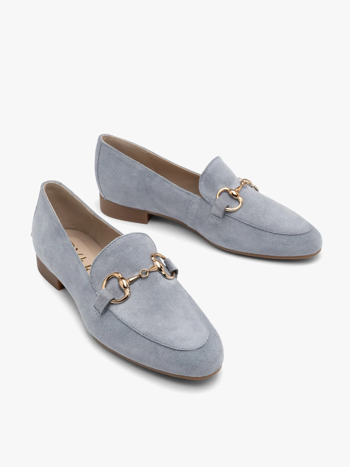 Niebieskie mokasyny z ozdobną klamerką