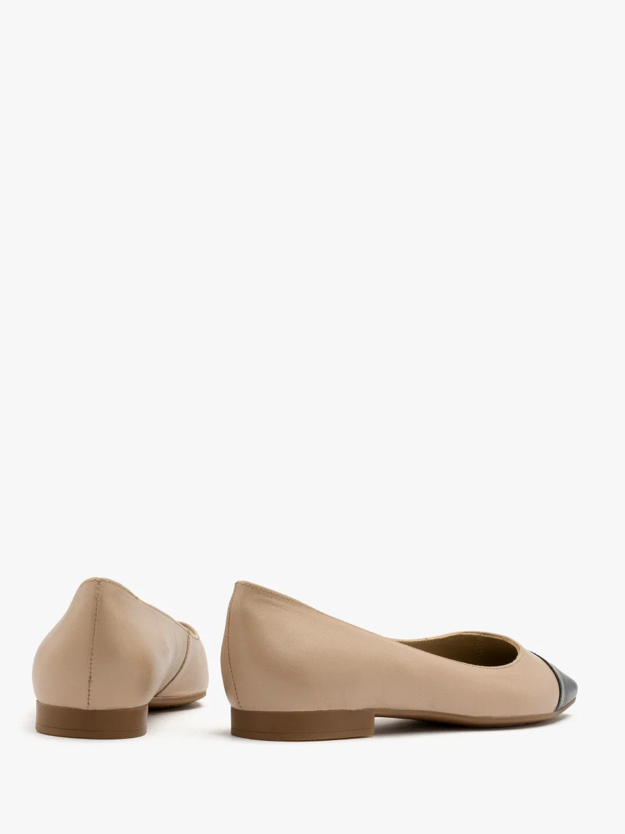Beżowe baleriny z czarnym noskiem