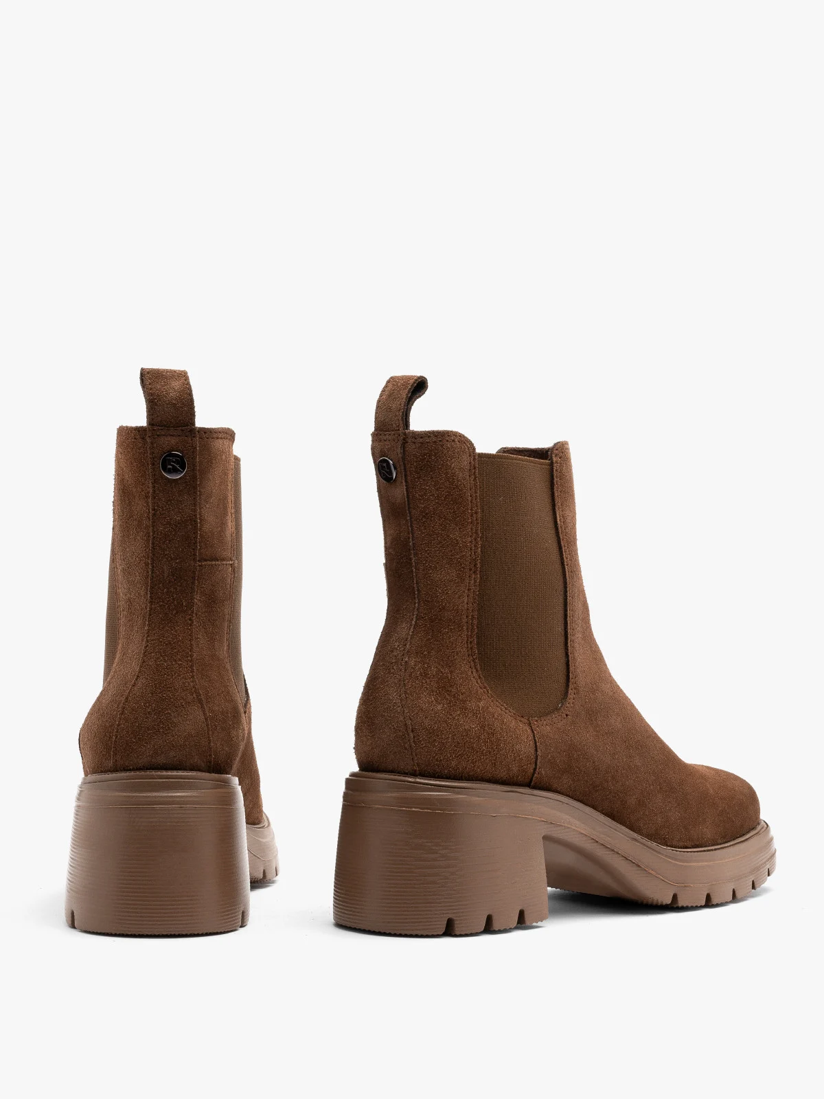 Welurowe, brązowe sztyblety damskie na masywnym spodzie