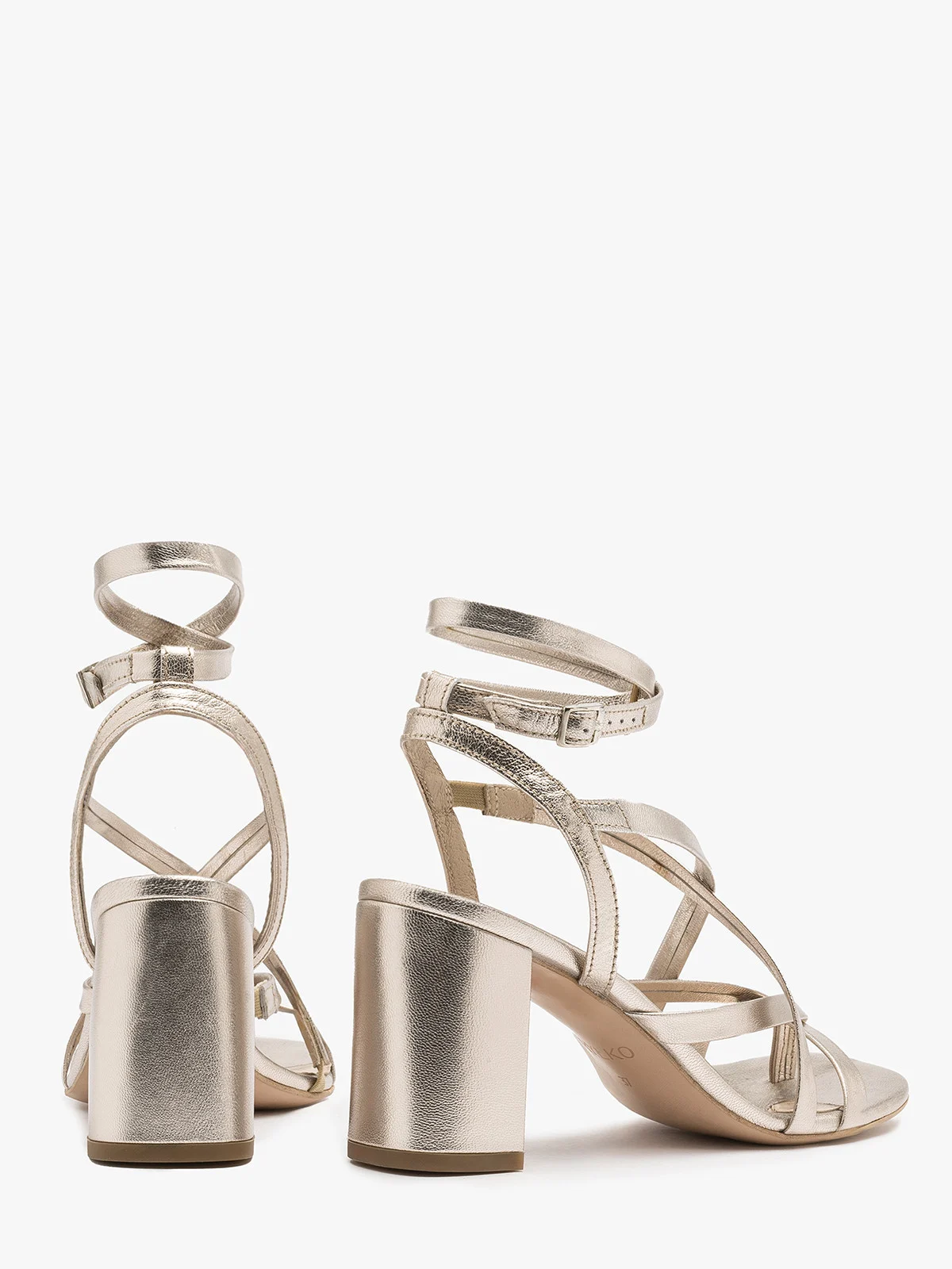 Platynowe japonki na obcasie