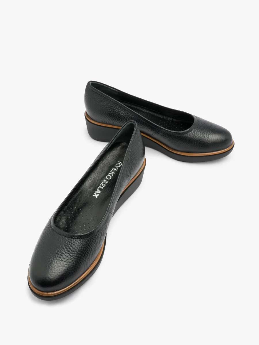 Czarne czółenka na platformie