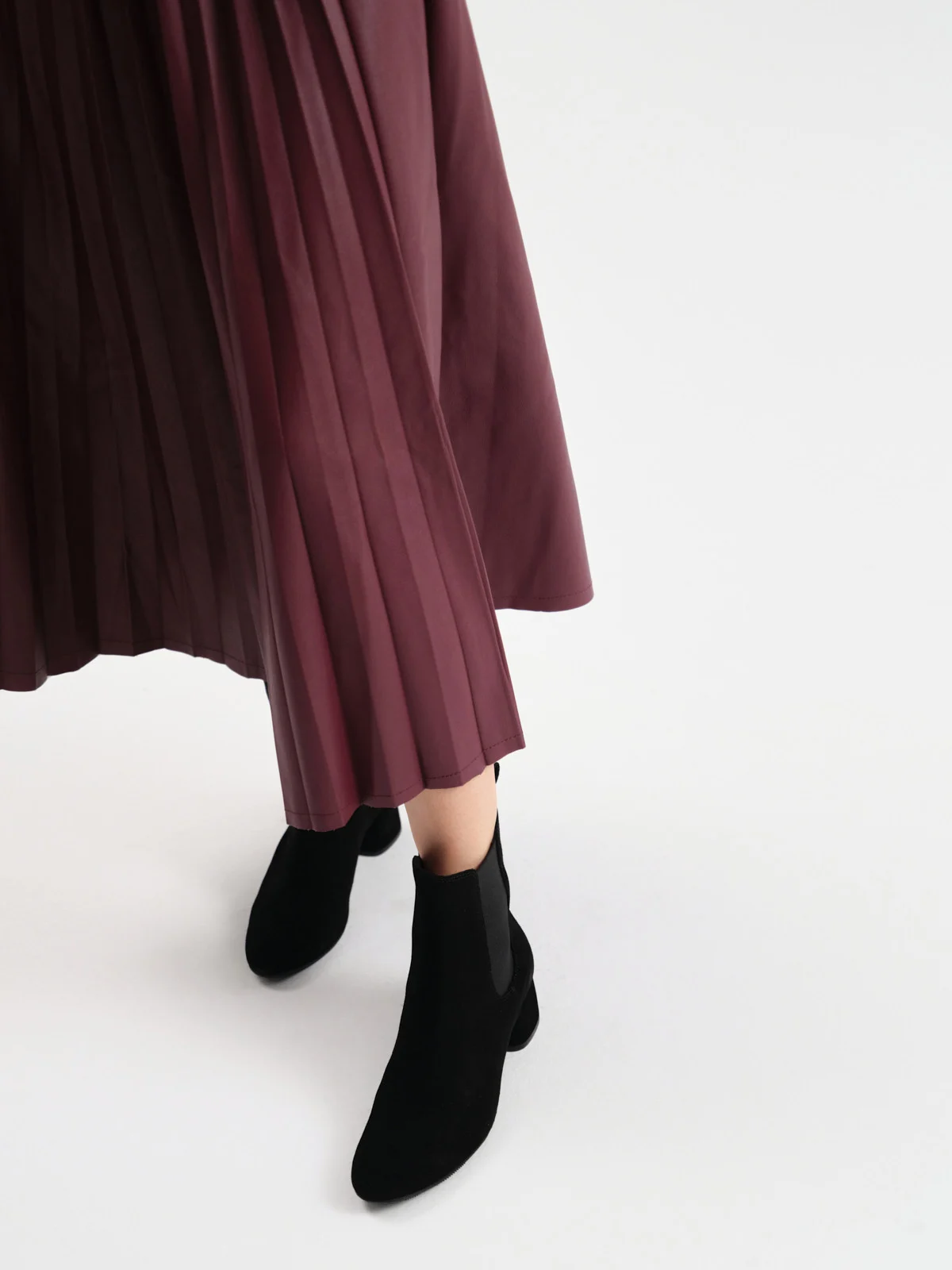 Welurowe sztyblety damskie na okrągłym obcasie