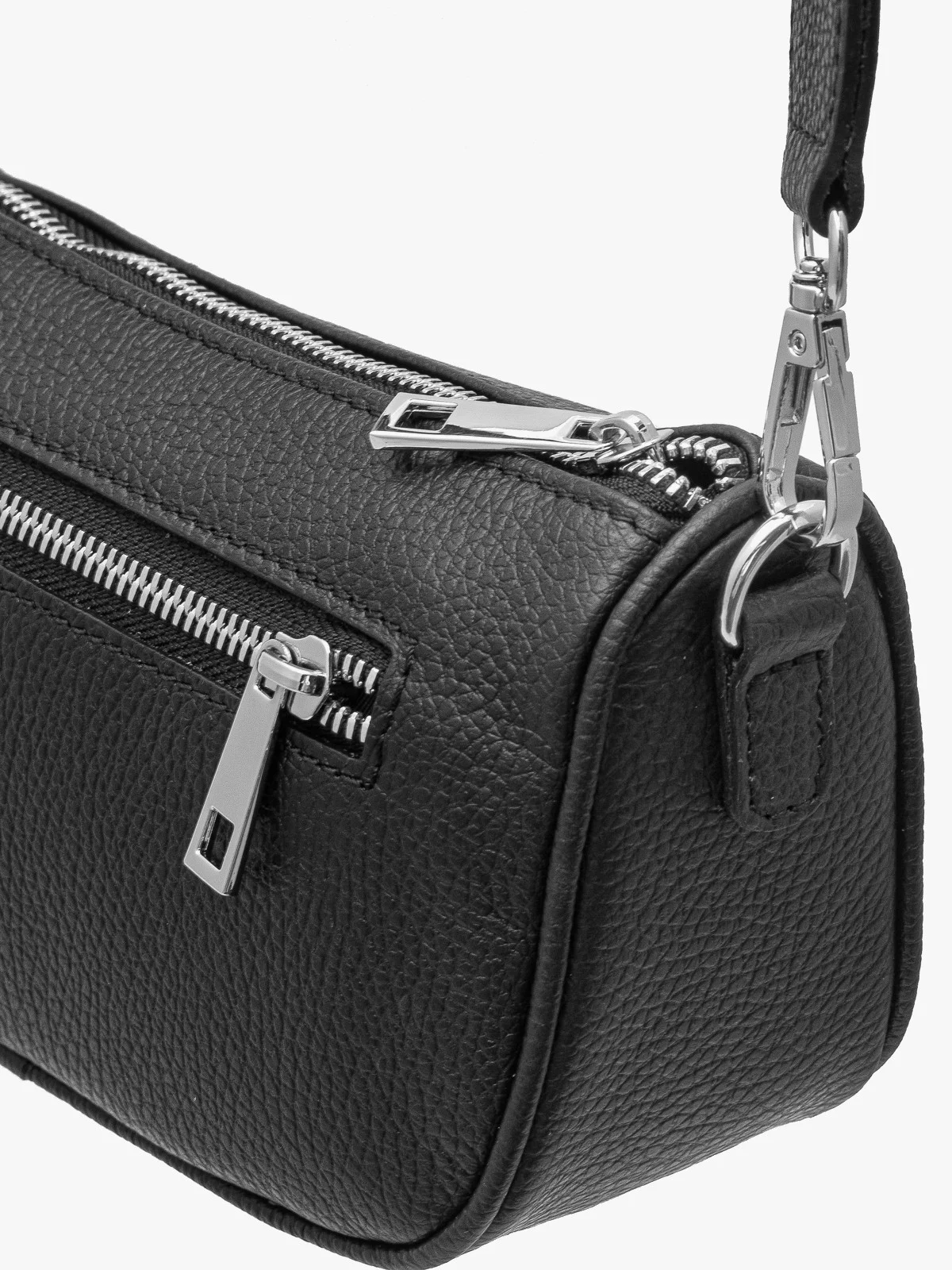 Czarna torebka typu crossbody z szerokim paskiem z taśmy