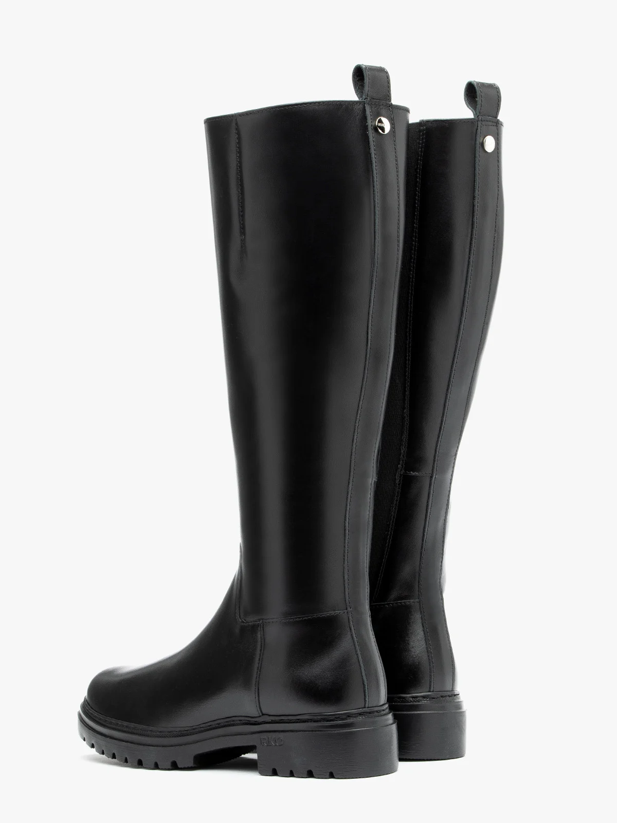 Czarne kozaki na lekkiej podeszwie