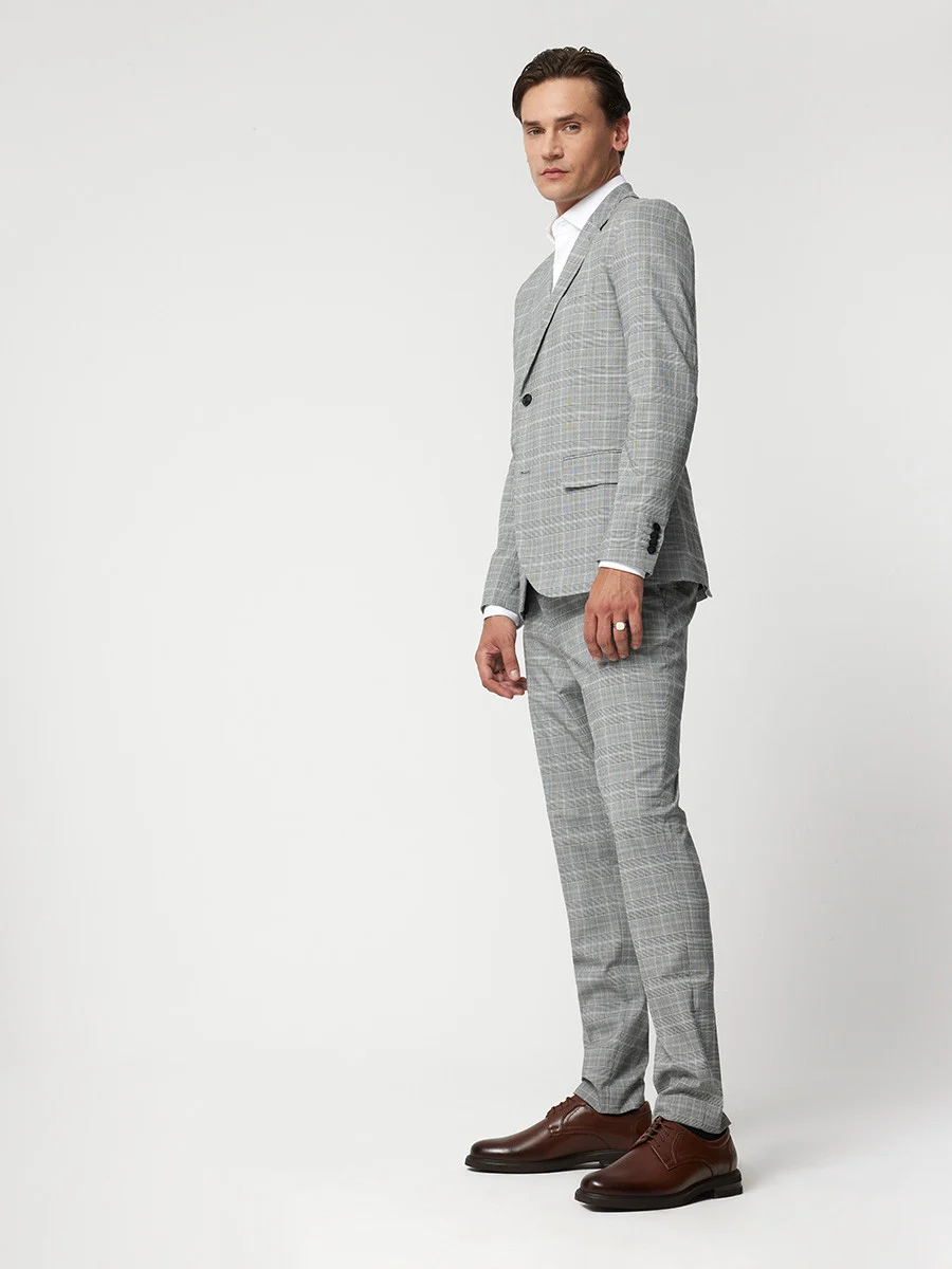 Brązowe półbuty na lekkim spodzie