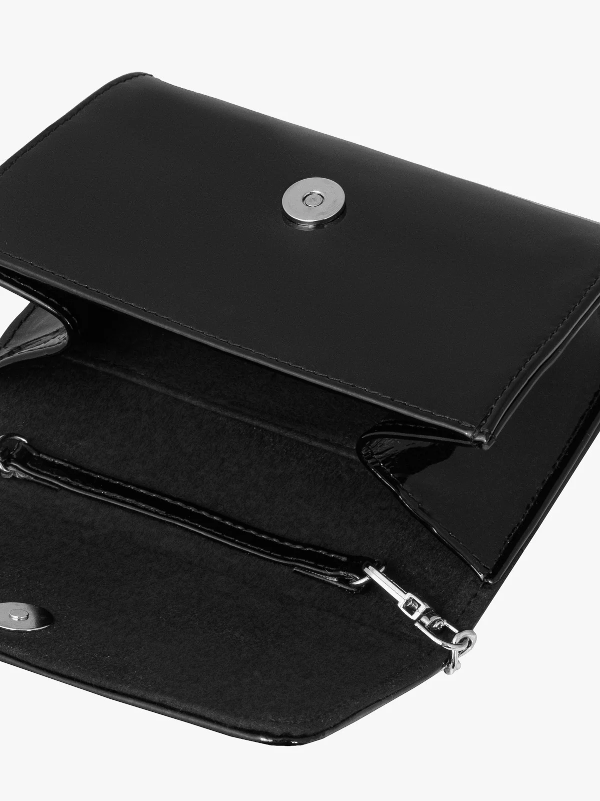 Czarna, lakierowana torebka