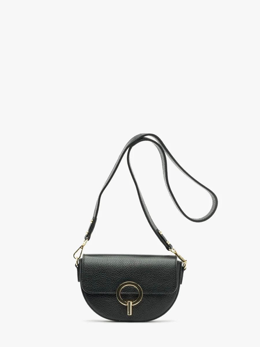 Mała czarna torebka ze złotymi detalami