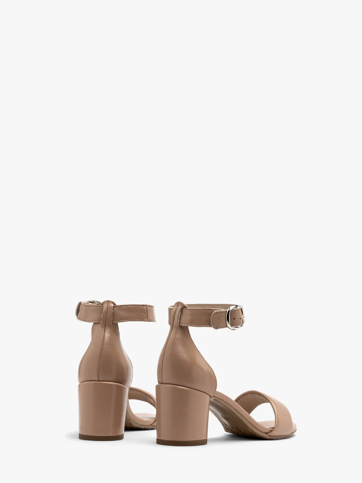 Beżowe sandały na okrągłym słupku