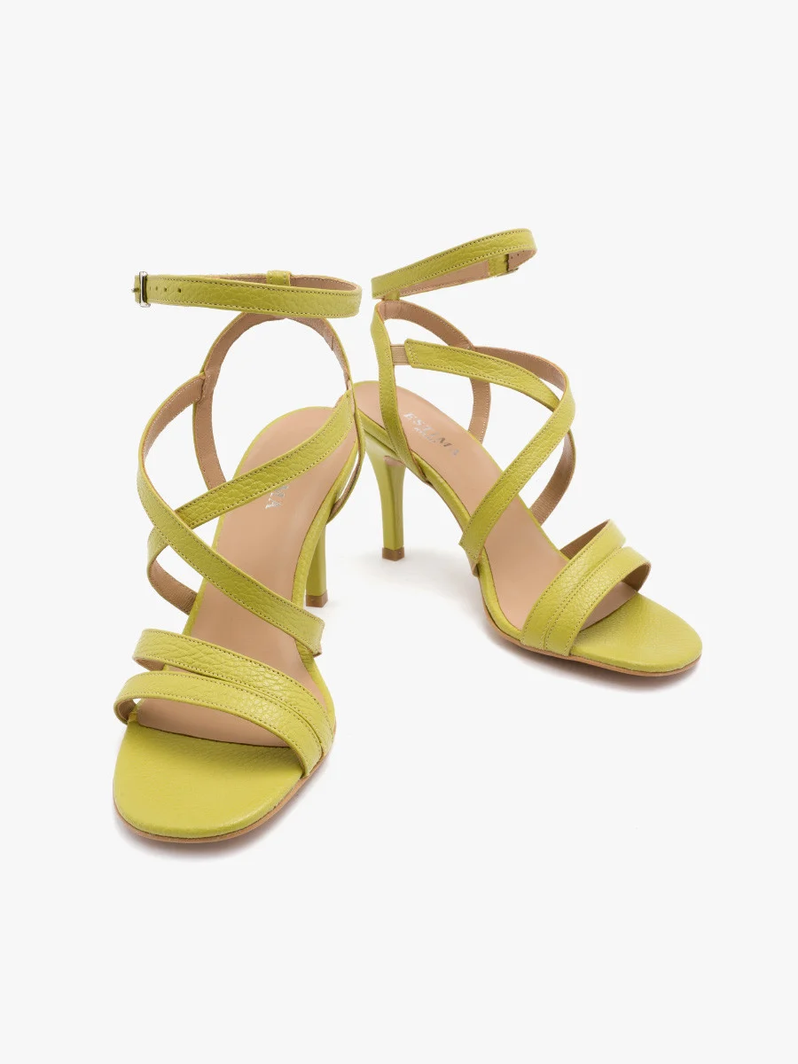 Limonkowe sandały na szpilce z paseczkami