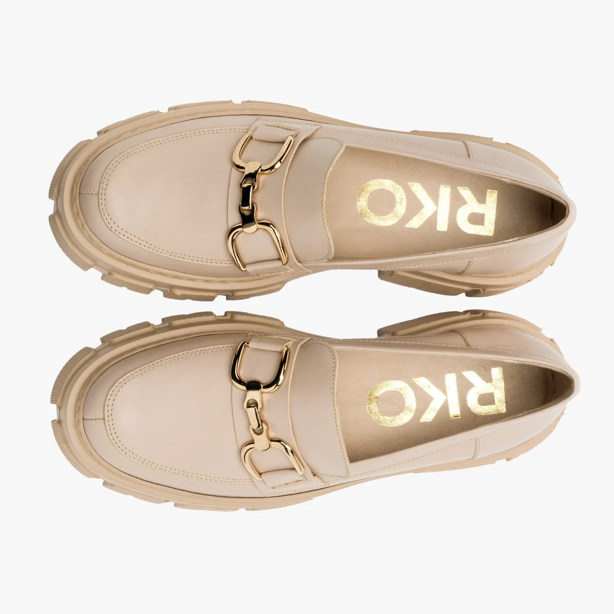 Kremowe mokasyny ze złotą ozdobą