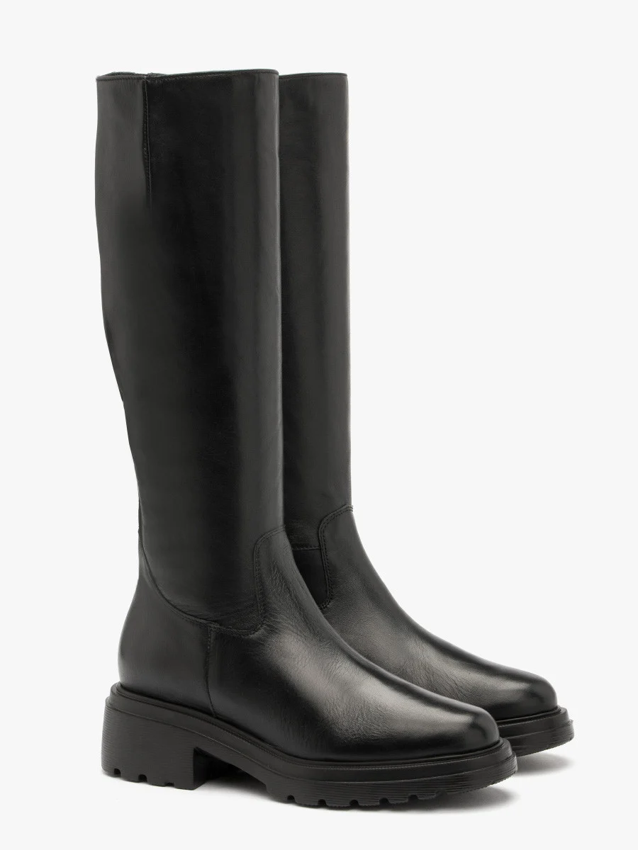 Czarne kozaki damskie na lekkiej podeszwie