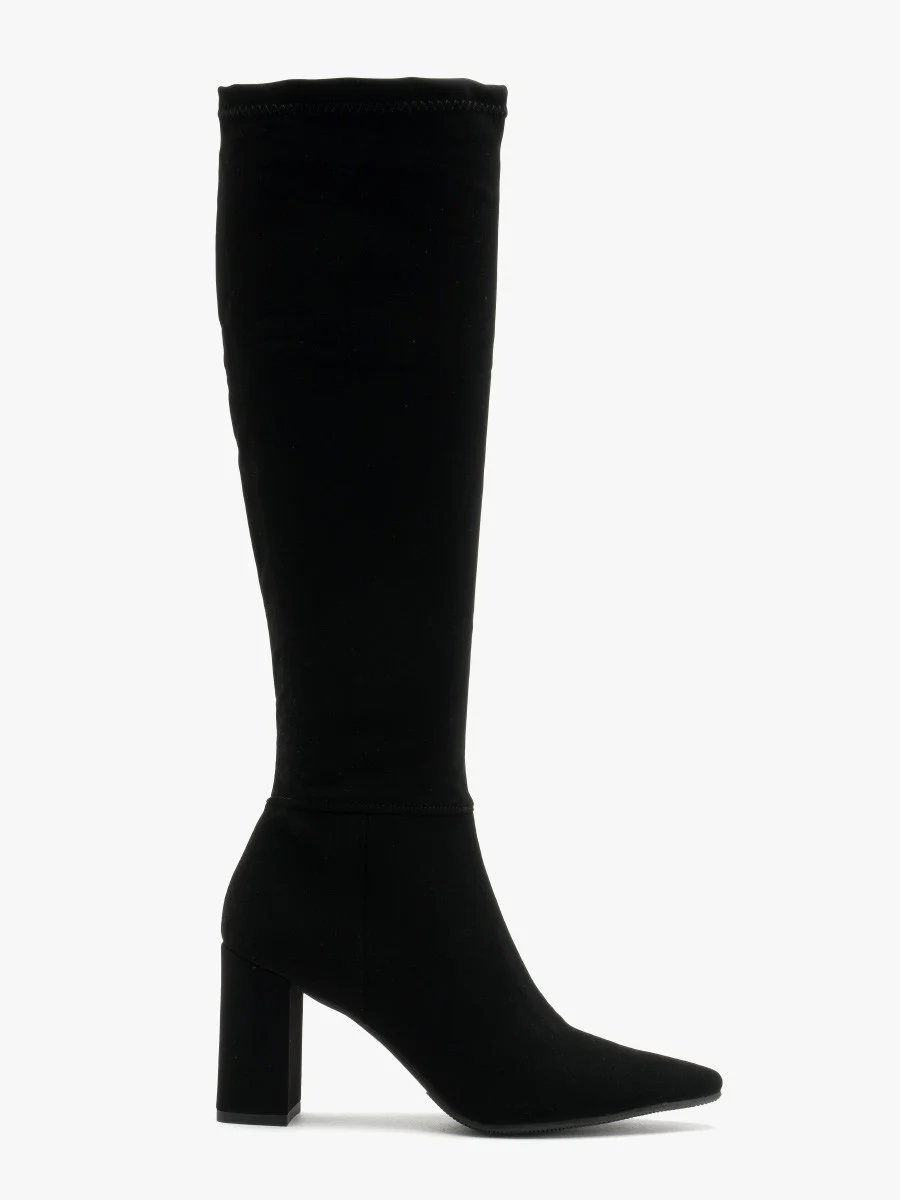 Czarne kozaki z elastyczną szeroką cholewką