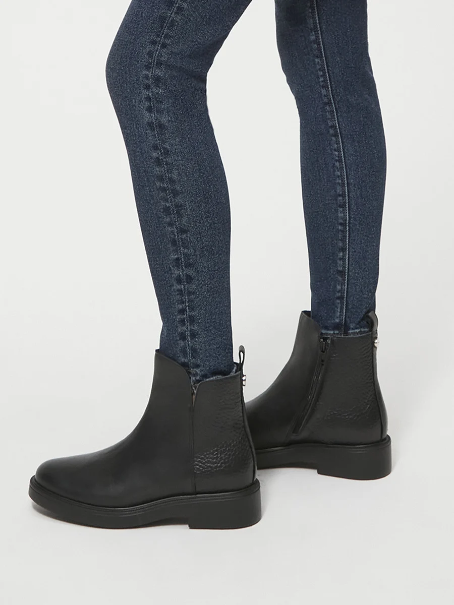 Czarne botki z łączonych skór