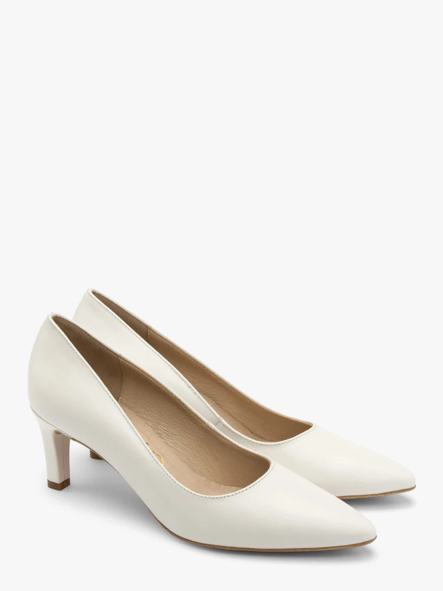 Kremowe czółenka z na szpilce