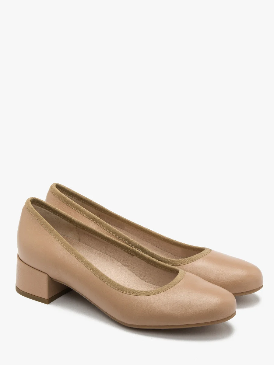 Beżowe czółenka na niskim obcasie