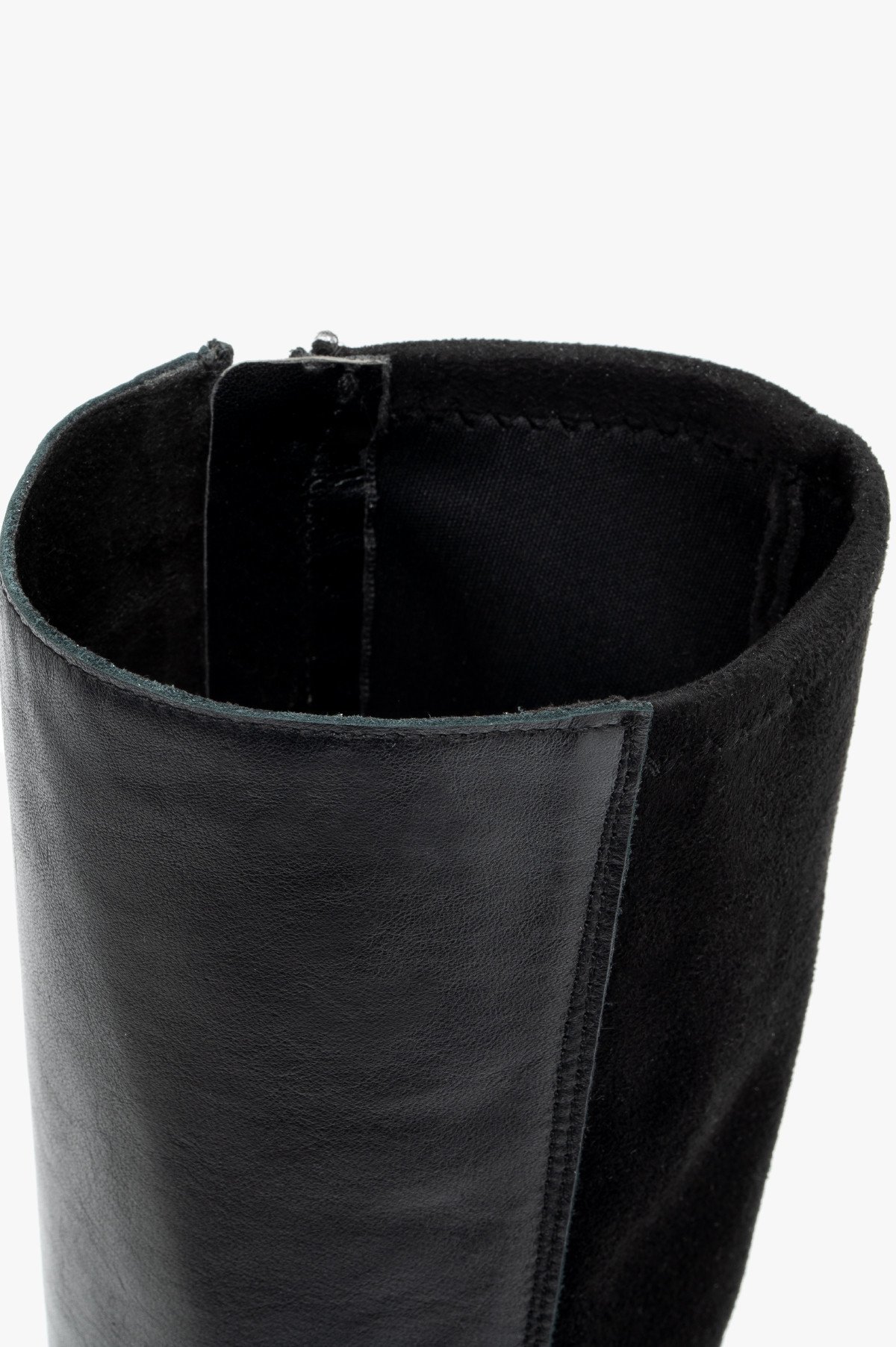 Czarne kozaki z elastyczną wąską cholewką