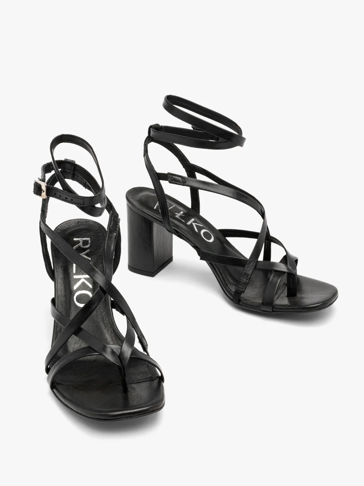 Czarne japonki na obcasie