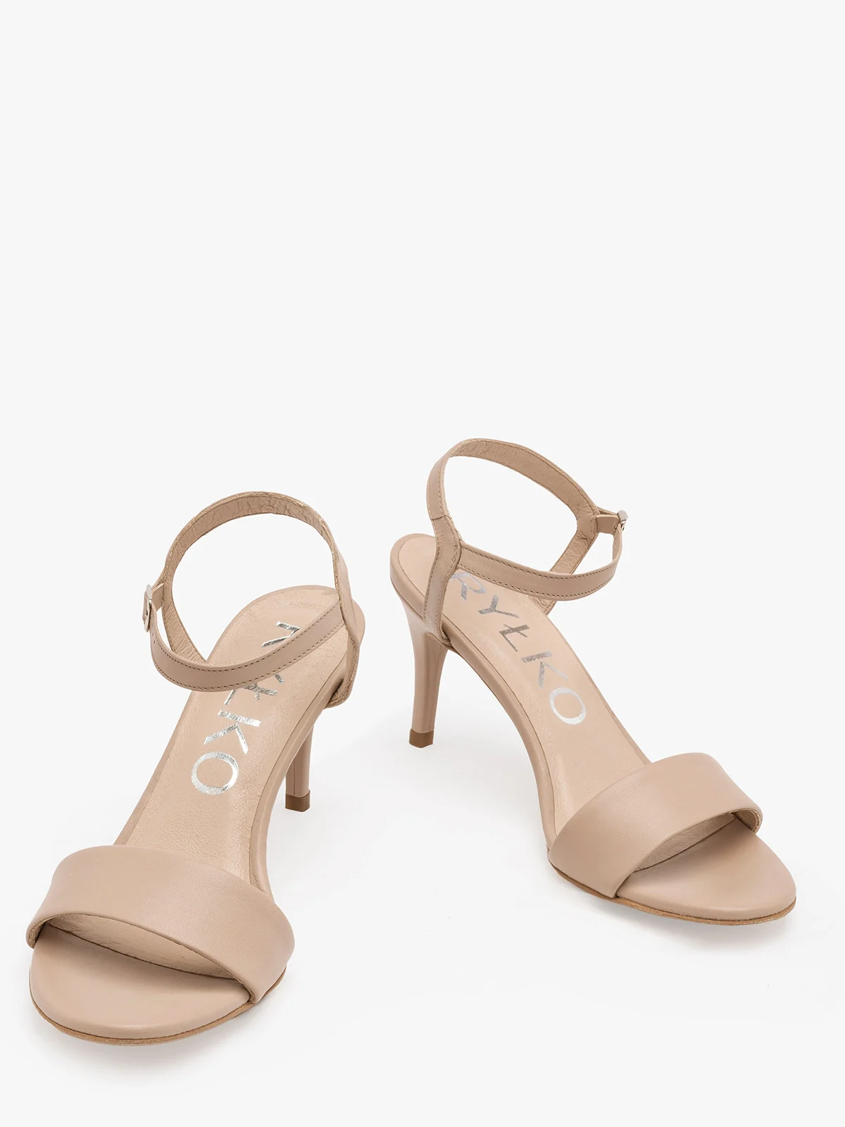 Beżowe sandały na szpilce