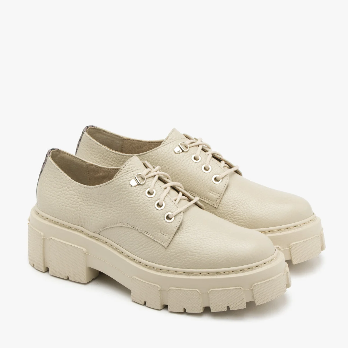 Kremowe półbuty na lekkiej podeszwie