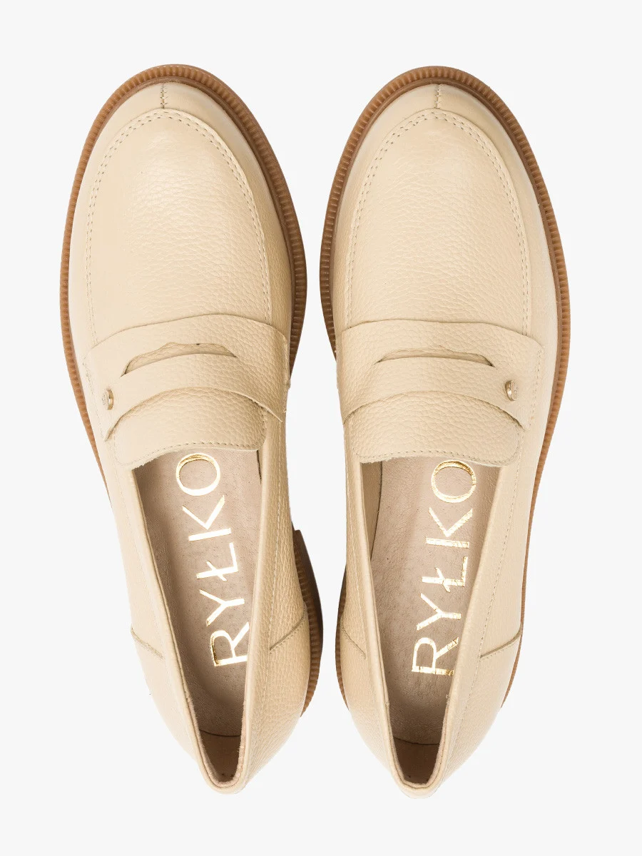 Beżowe mokasyny damskie