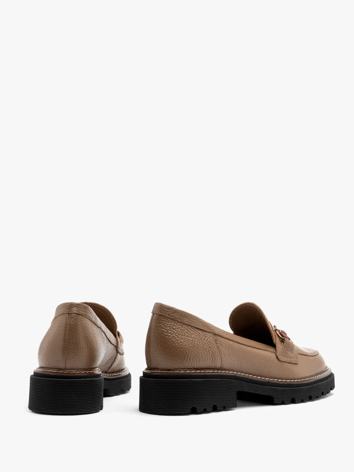 Mokasyny damskie w kolorze kawowym z ozdobą