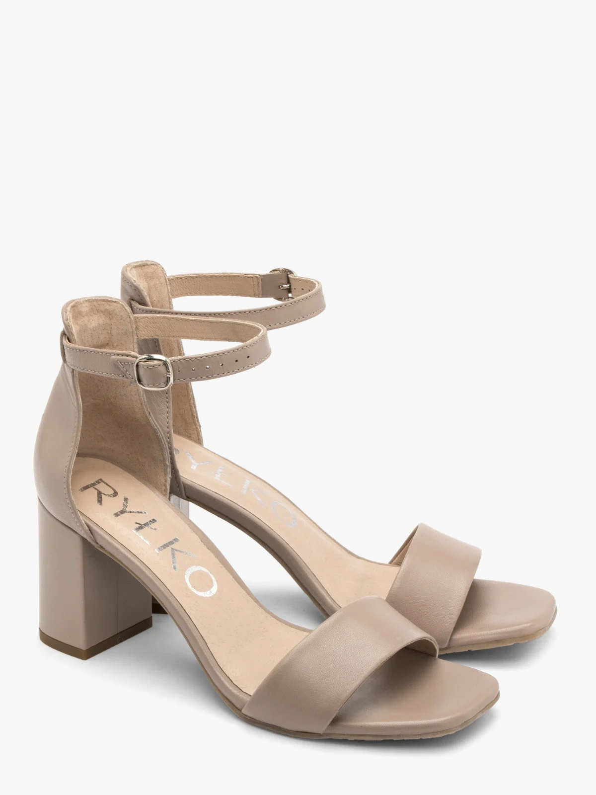 Beżowe sandały na słupku