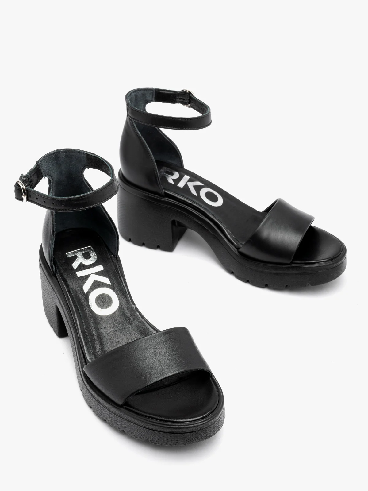 Czarne masywne sandały damskie