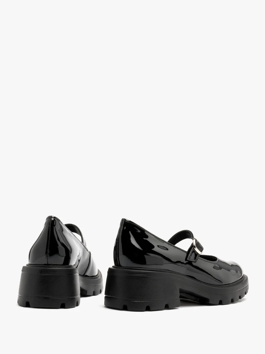 Czarne czółenka na lekkim spodzie