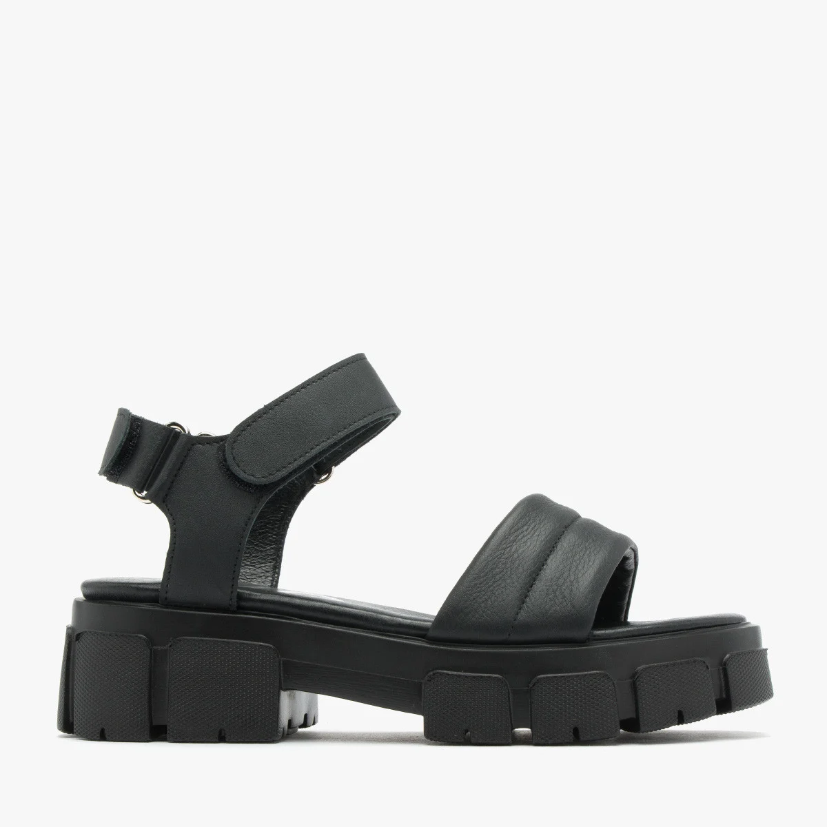 Czarne sandały na lekkiej podeszwie