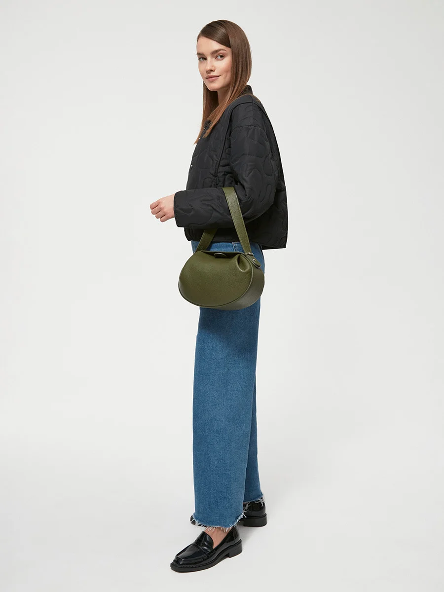 Czarne mokasyny na płaskiej podeszwie