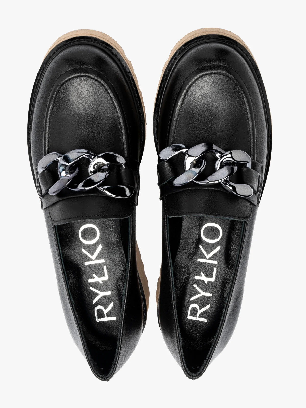 Czarne mokasyny z ozdobnym łańcuchem