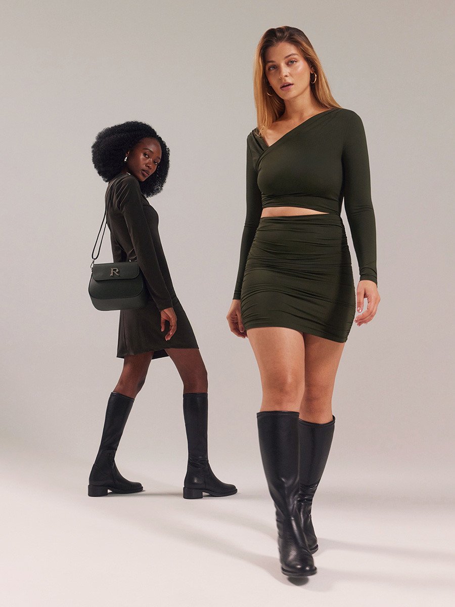 Czarne kozaki elastyczne z wąską cholewką