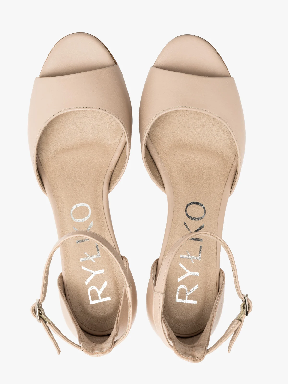 Beżowe sandały na obcasie