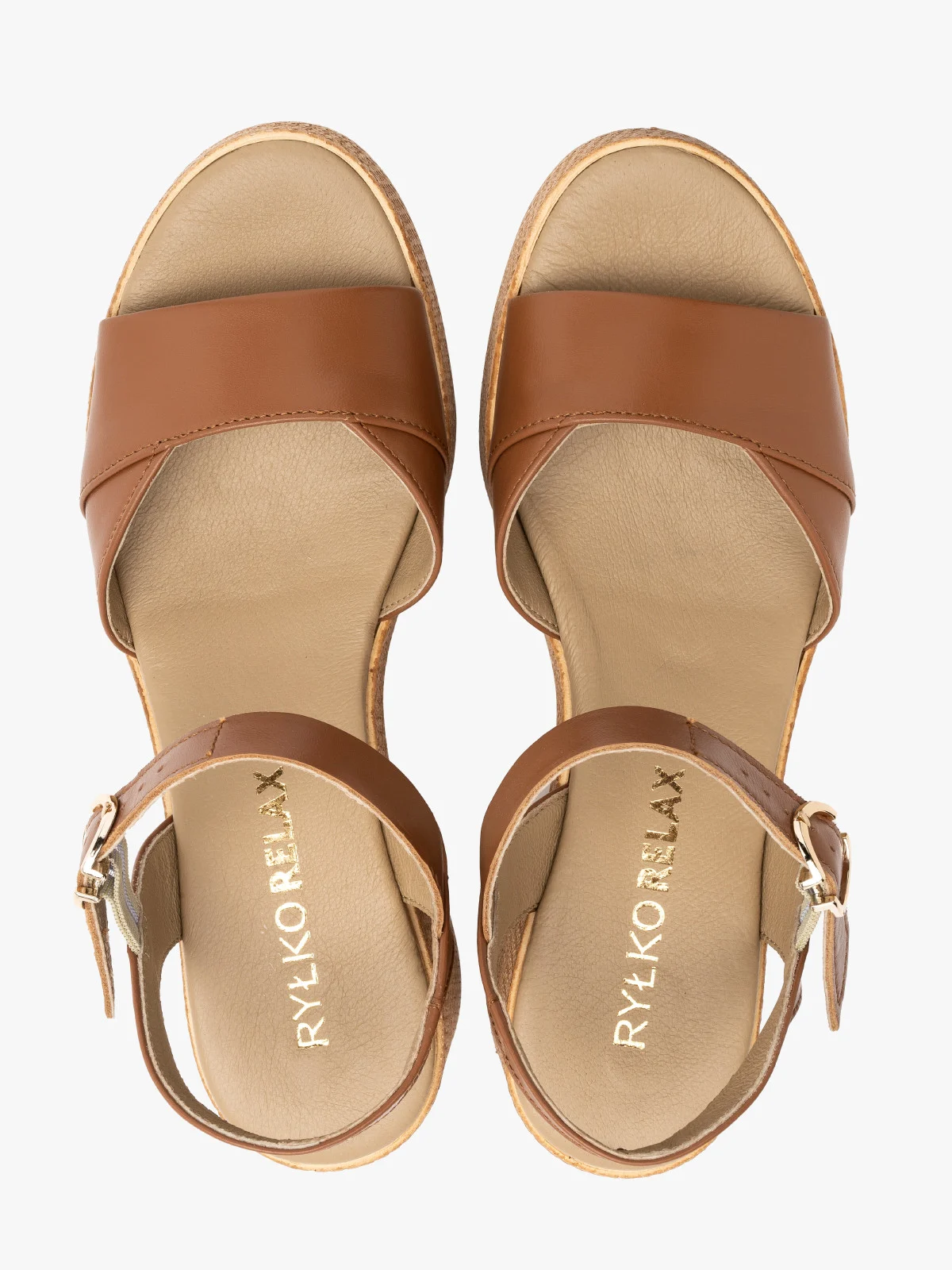 Jasnobrązowe sandały na masywnej platformie